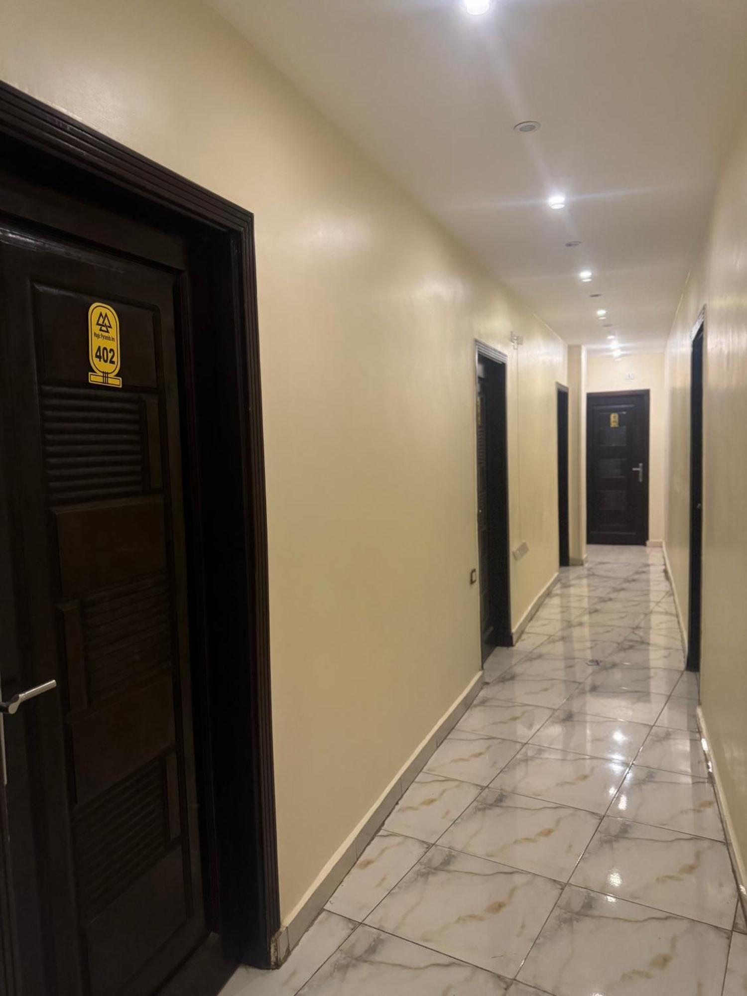 Pyramids And Sphinx Hotel Kafret el-Gabal Buitenkant foto