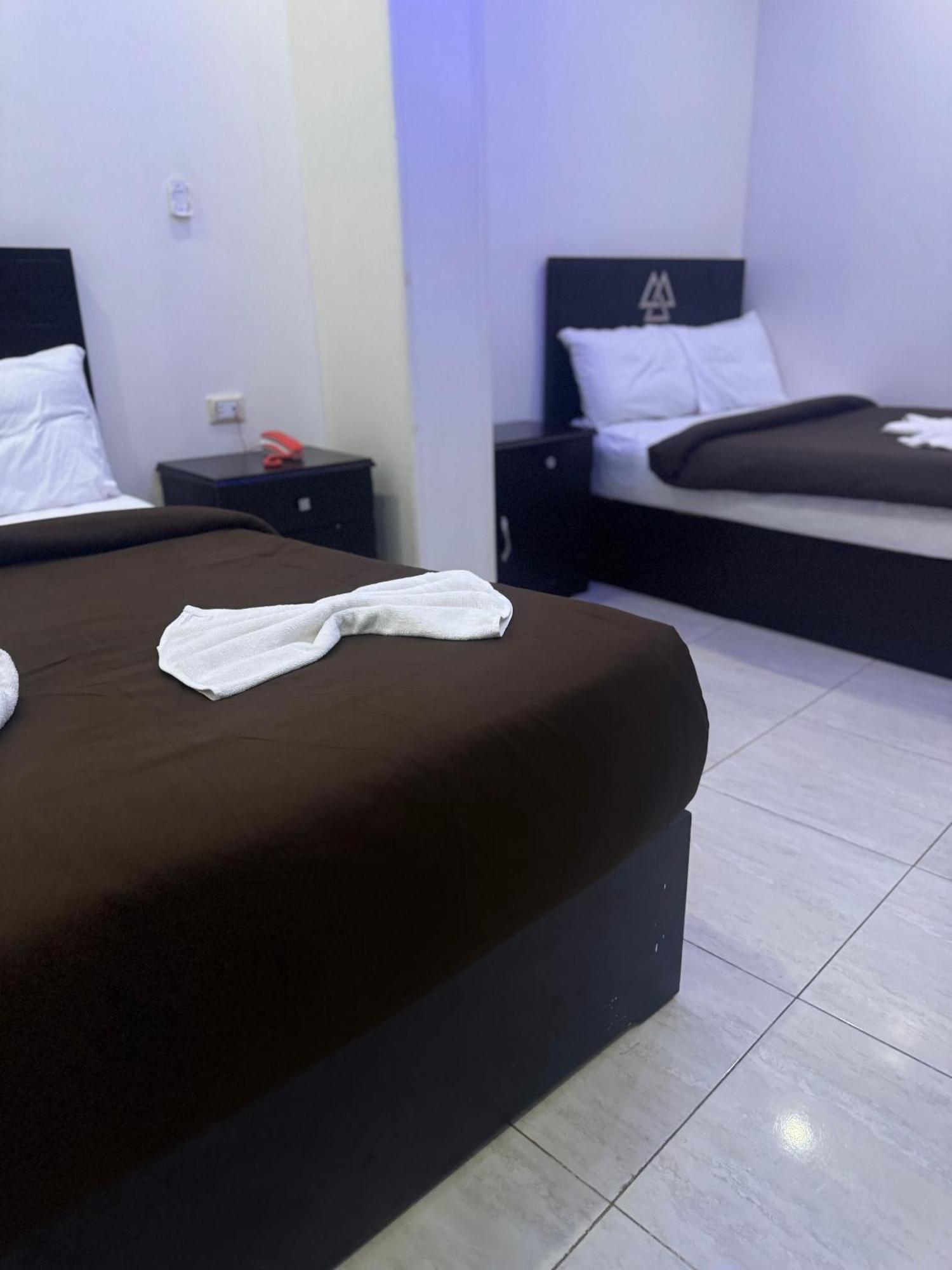 Pyramids And Sphinx Hotel Kafret el-Gabal Buitenkant foto
