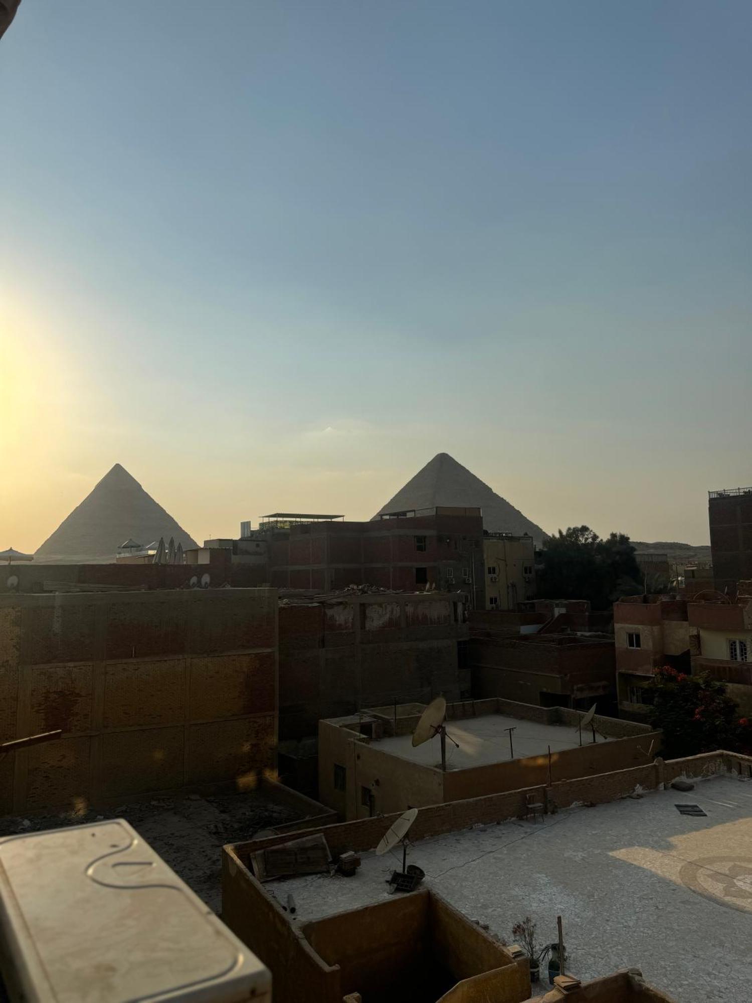 Pyramids And Sphinx Hotel Kafret el-Gabal Buitenkant foto