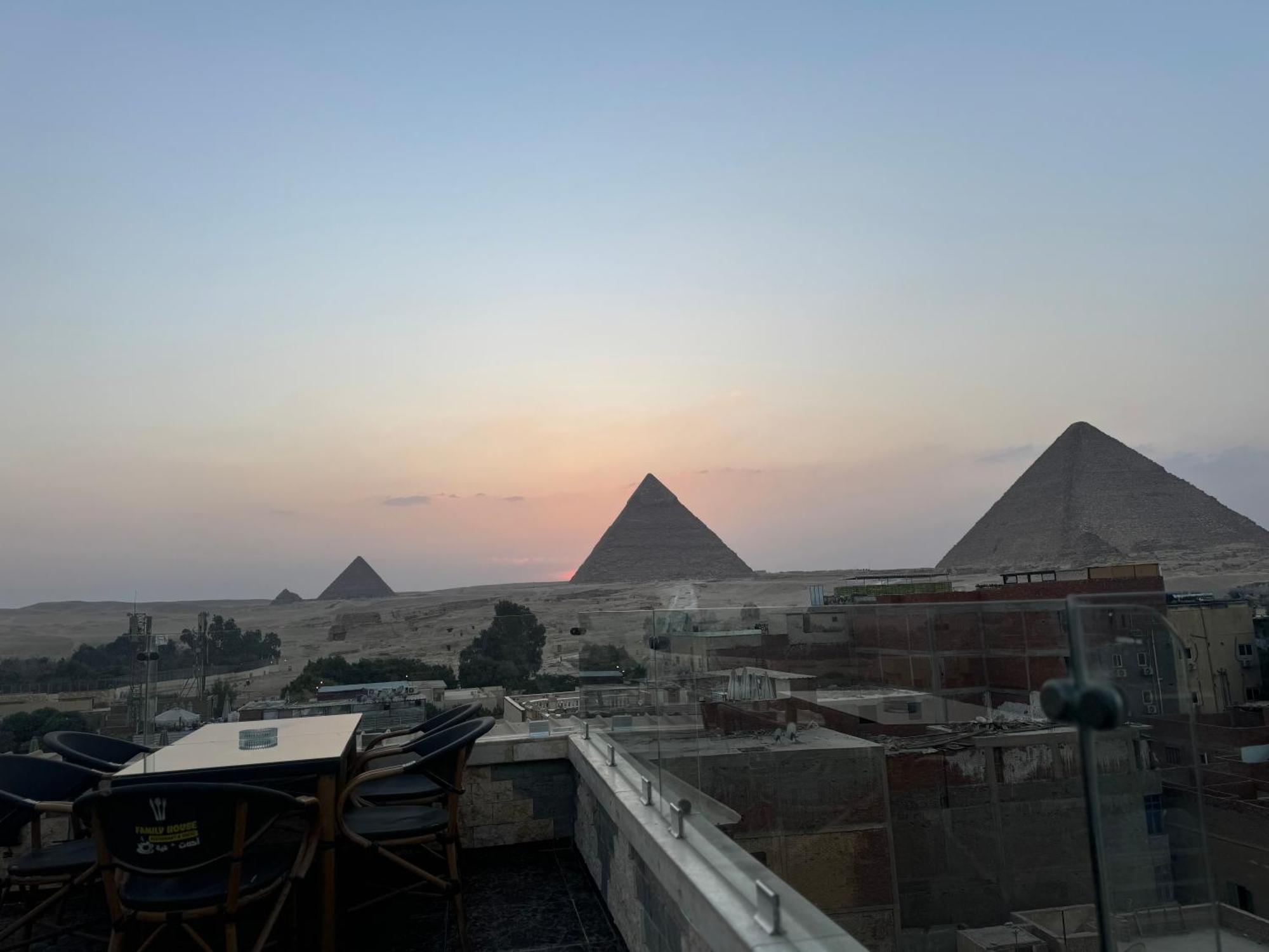 Pyramids And Sphinx Hotel Kafret el-Gabal Buitenkant foto