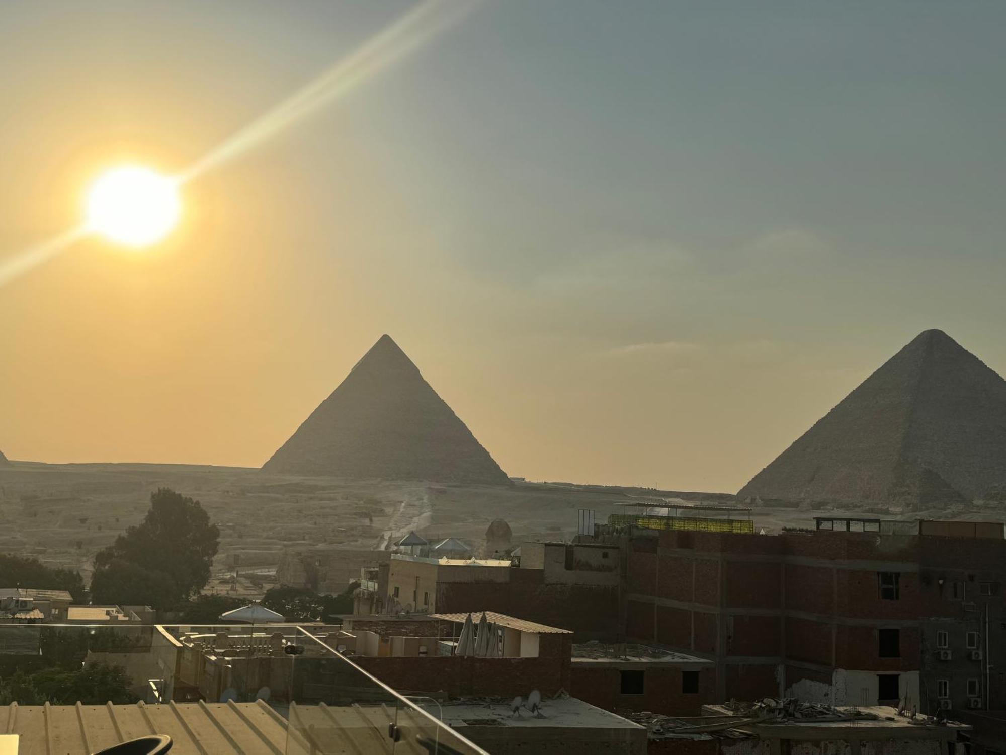 Pyramids And Sphinx Hotel Kafret el-Gabal Buitenkant foto