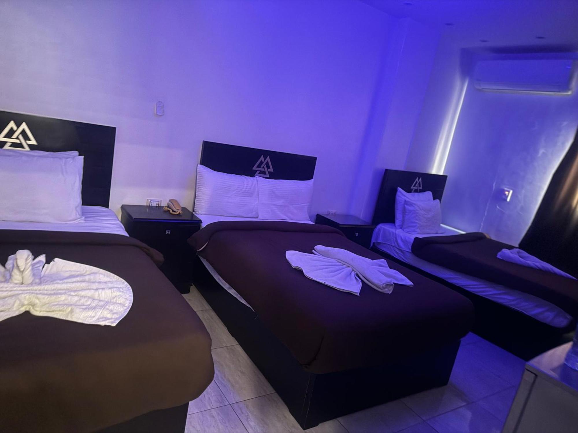 Pyramids And Sphinx Hotel Kafret el-Gabal Buitenkant foto