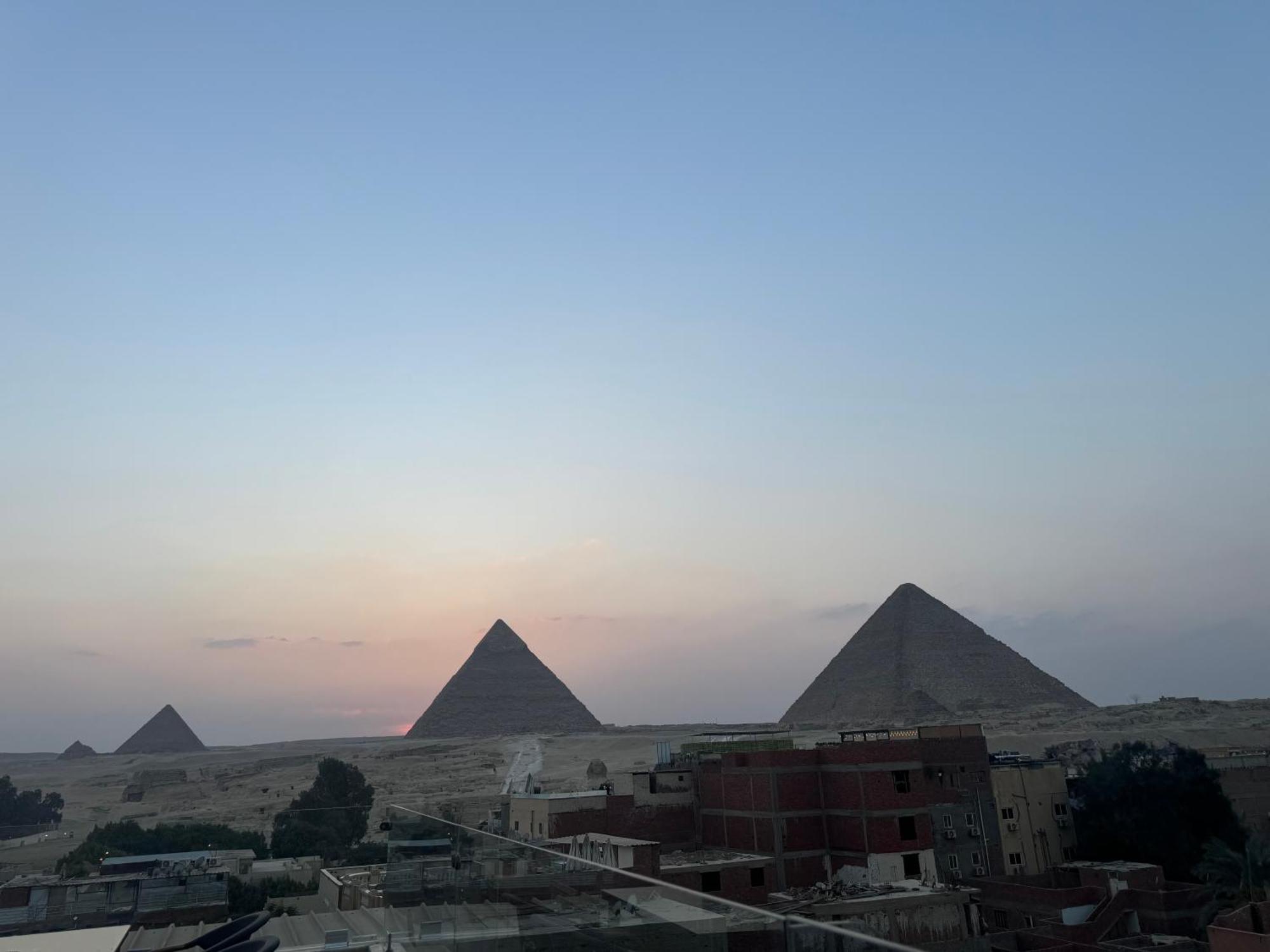 Pyramids And Sphinx Hotel Kafret el-Gabal Buitenkant foto