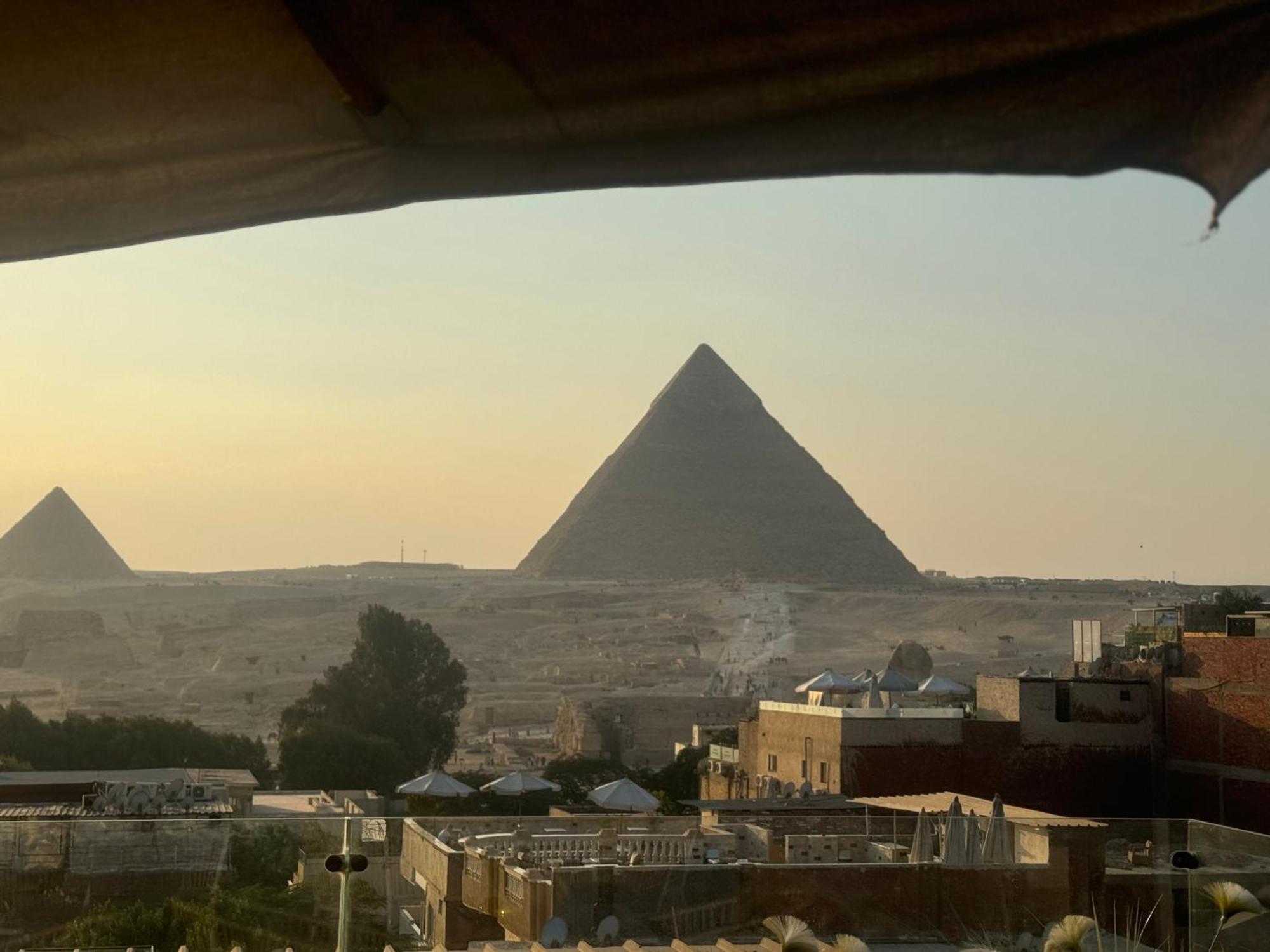 Pyramids And Sphinx Hotel Kafret el-Gabal Buitenkant foto